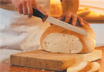 Cuchillos y artículos de corte para cocina doméstica y catering profesional.